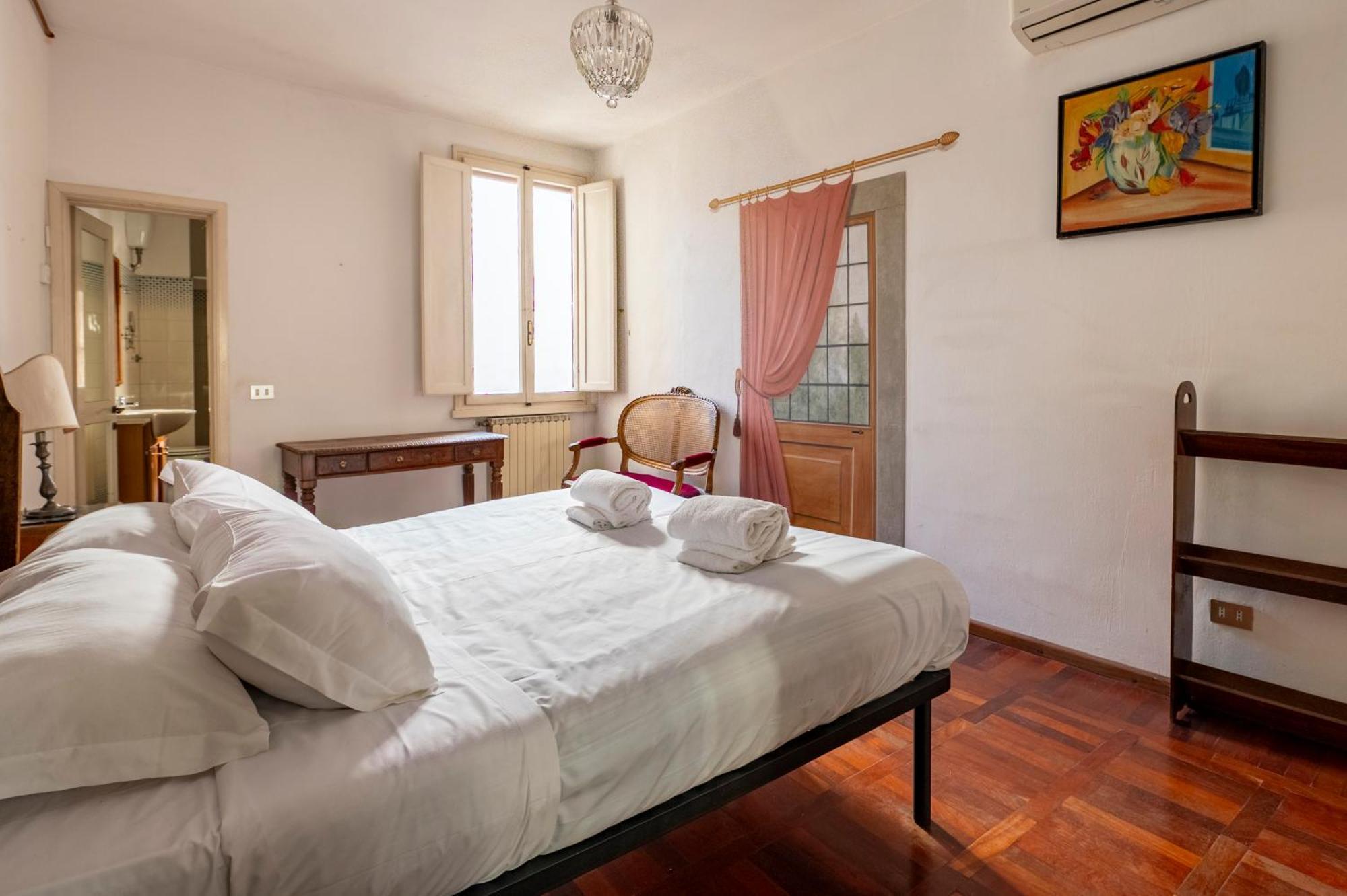 Gasthof Caravaggio- Con Bagno Privato In Condiviso Oltrarno Florenz
